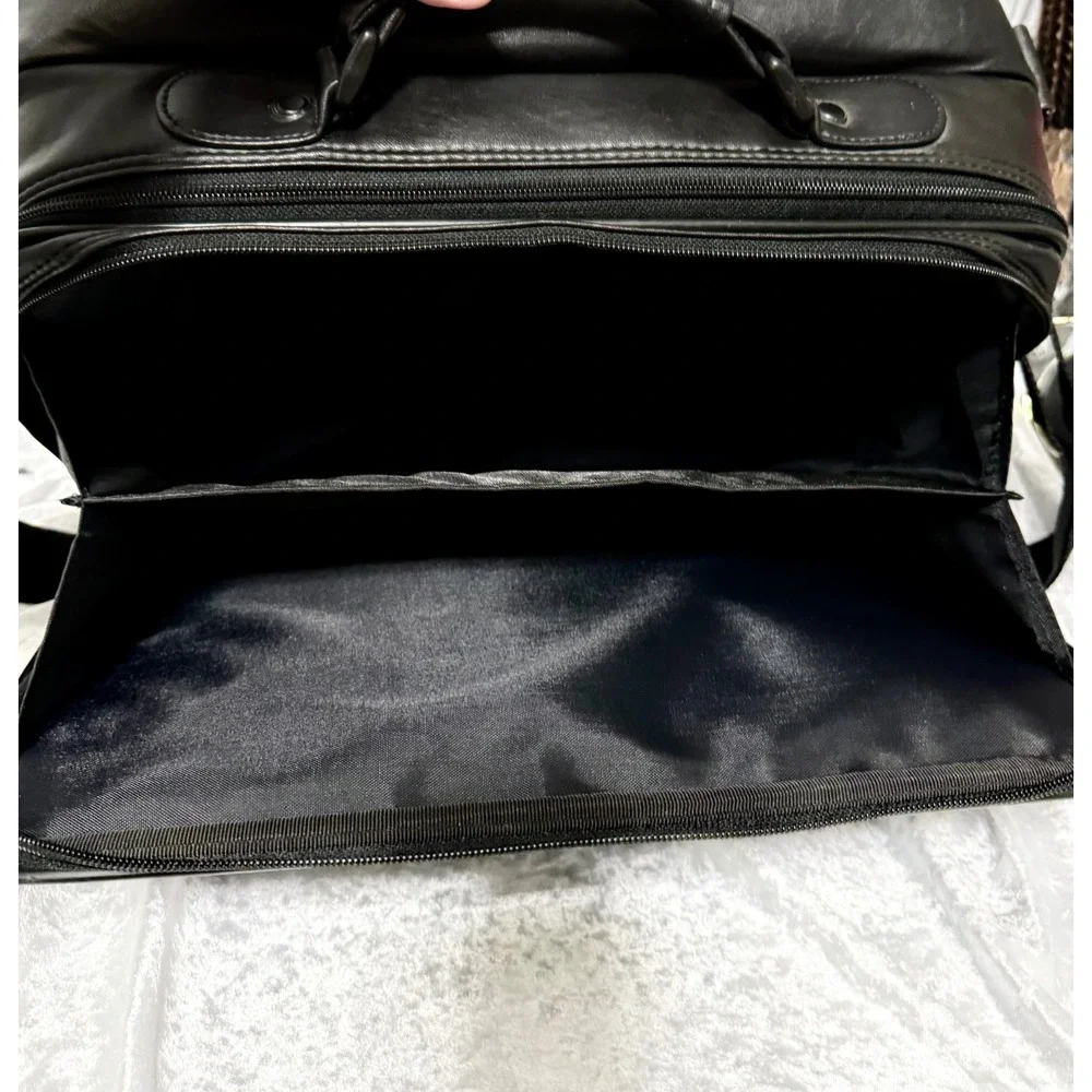 Targus‎ Black Leather Laptop Messenger Bag Red Stitching Tech Case Carry Strap